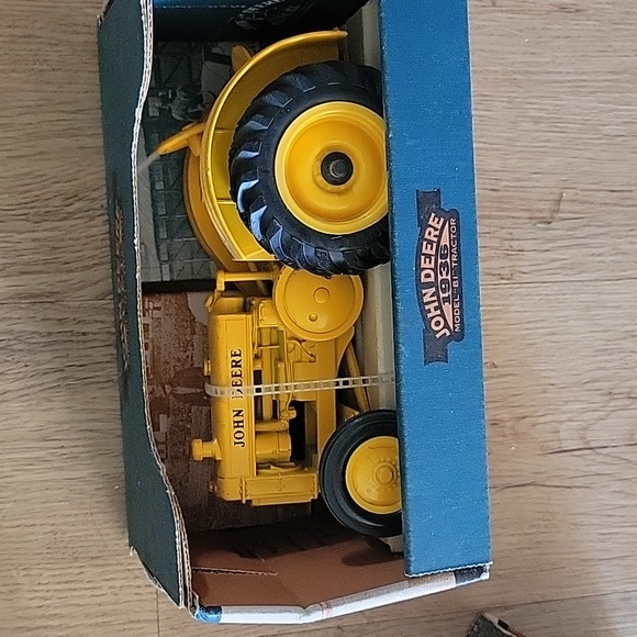 Vintage John Deere Diecast Model "BI" Tractor NIB -Stock #5730DO - Picture 9 of 9